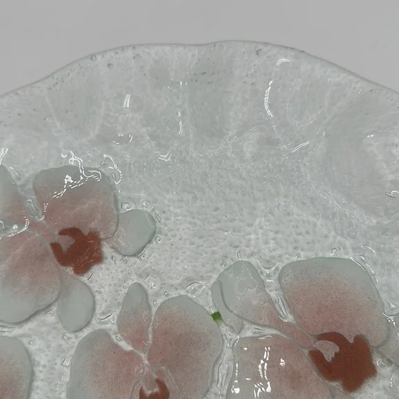 Fused Glass Scalloped Large Plate/Bowl Pink Pansies Green leaves - Picture 4 of 16
